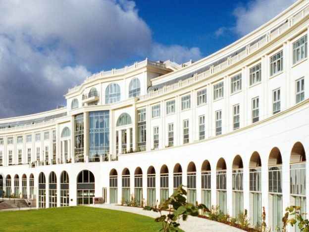 Luxury Irish Castles and Manors Self-drive tour Dublin Powerscourt Hotel