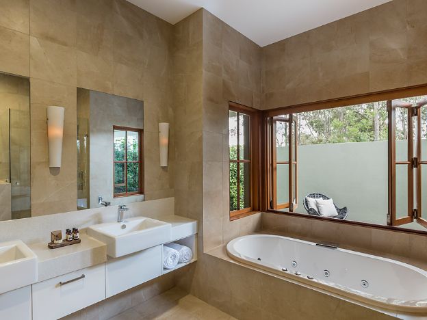 Spicers Sydney Hamilton_Luxury_Spa_Suite